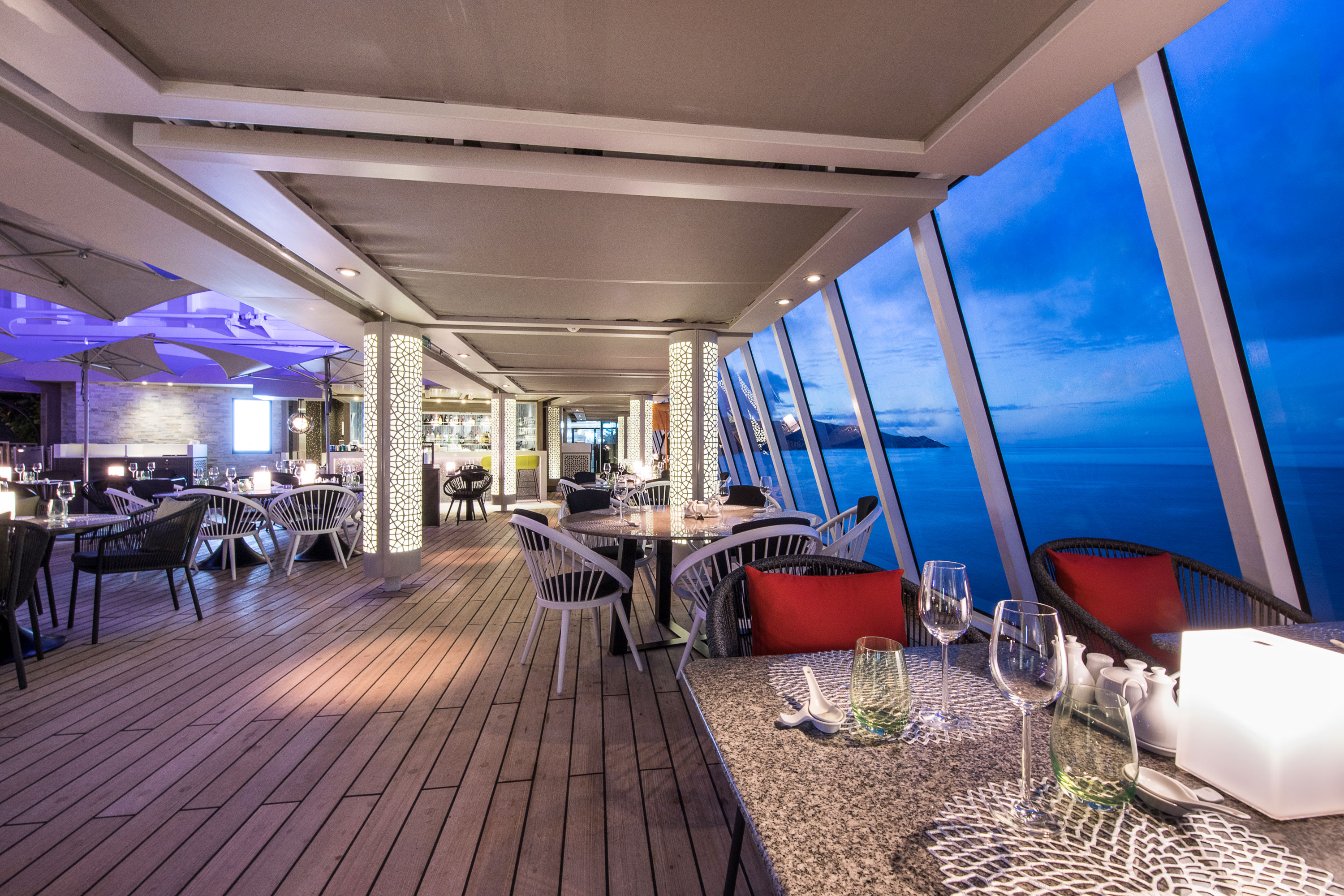 Crystal Cruises - Crystal Serenity - Silk Kitchen & Bar 1.jpg